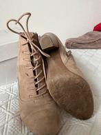 Beige enkellaarsjes maat 39 (valt als 39), Kleding | Dames, Schoenen, Ophalen of Verzenden, Zo goed als nieuw, Beige, Lage of Enkellaarzen