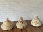 Prachtige Marokkaanse berber bohemian pom pom zeegras manden, Ophalen of Verzenden, Nieuw, Rond, Riet