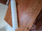 3 rollen behang, wit met parelmoerachtig blauw streepje., Huis en Inrichting, Stoffering | Behang, Ophalen of Verzenden, Wit