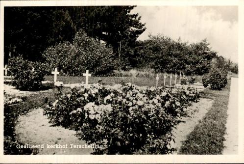 Terschelling - Oorlogskerkhof - 1950, Verzamelen, Ansichtkaarten | Nederland, Ongelopen, Waddeneilanden, 1940 tot 1960, Ophalen of Verzenden