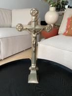 Kruisbeeld kruis staand jezus metaal relegie, Antiek en Kunst, Antiek | Religie, Ophalen of Verzenden