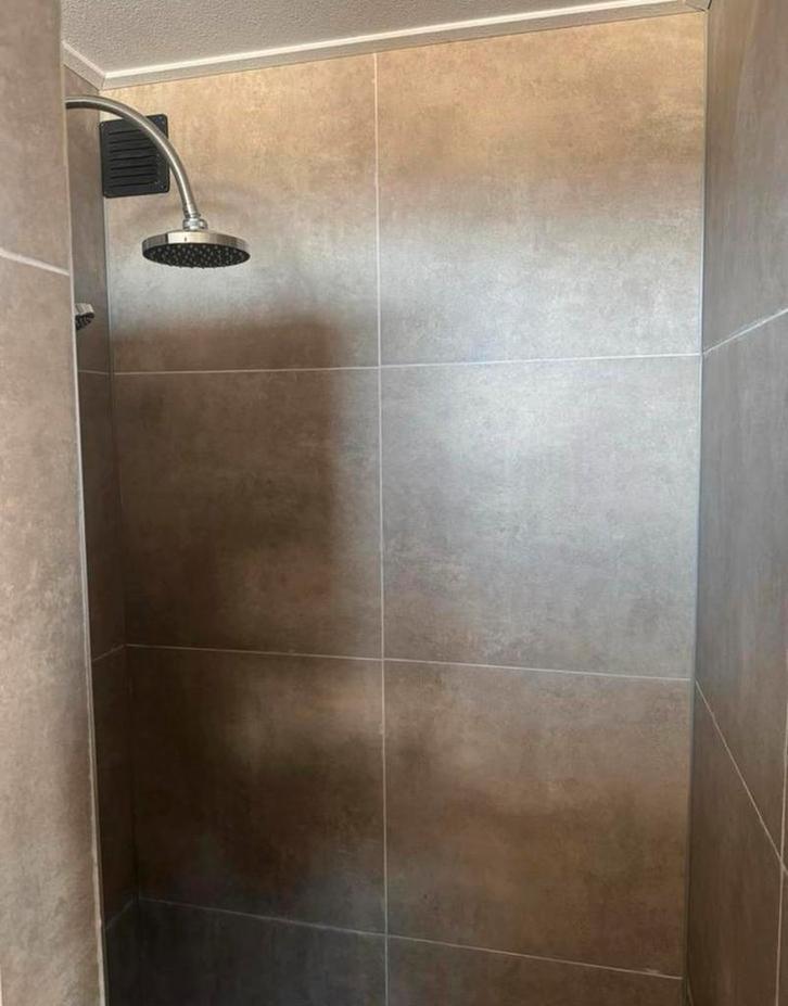 Badkamer tegels - nieuw in verpakking 8 stuks, Huis en Inrichting, Badkamer | Complete badkamers, Zo goed als nieuw, Ophalen of Verzenden