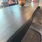 Bruuts eettafel Live edge - zwart, Ophalen, Zo goed als nieuw