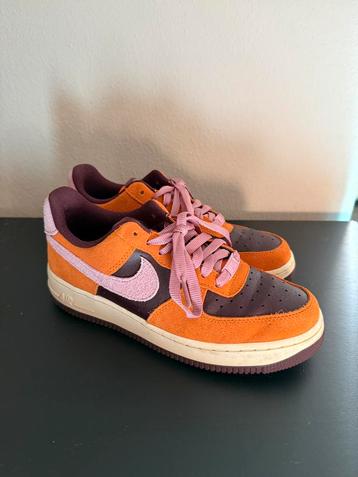 Nike air force 1 low magma oranje maat 38,5 beschikbaar voor biedingen