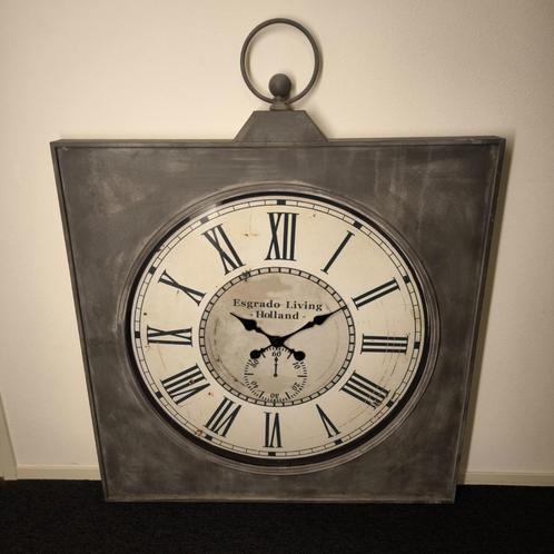 Grote Grijze Wandklok (100cmx8cmx125cm), Groot Grijs Klok, Huis en Inrichting, Woonaccessoires | Klokken, Zo goed als nieuw, Wandklok