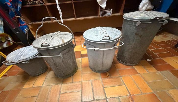 Amsterdamse Zinken Vuilnisemmers 4 stuks, Huis en Inrichting, Woonaccessoires | Prullenbakken, Gebruikt, Metaal, 50 tot 75 cm