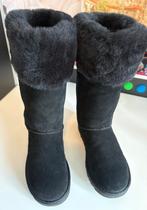 UGG suhenny tall black 36, Kleding | Dames, Schoenen, Ophalen, Zo goed als nieuw, Zwart, Hoge laarzen