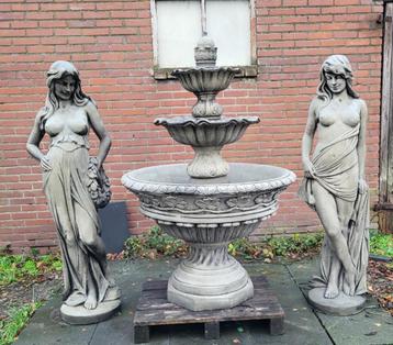 Fontein met tuinbeelden beschikbaar voor biedingen