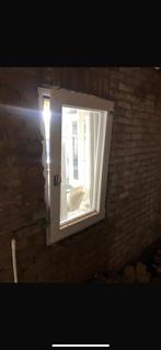 Kunststofkozijn met draai-kantelraam, Doe-het-zelf en Verbouw, Kozijnen en Schuifpuien, Kunststof, Raamkozijn, Zo goed als nieuw