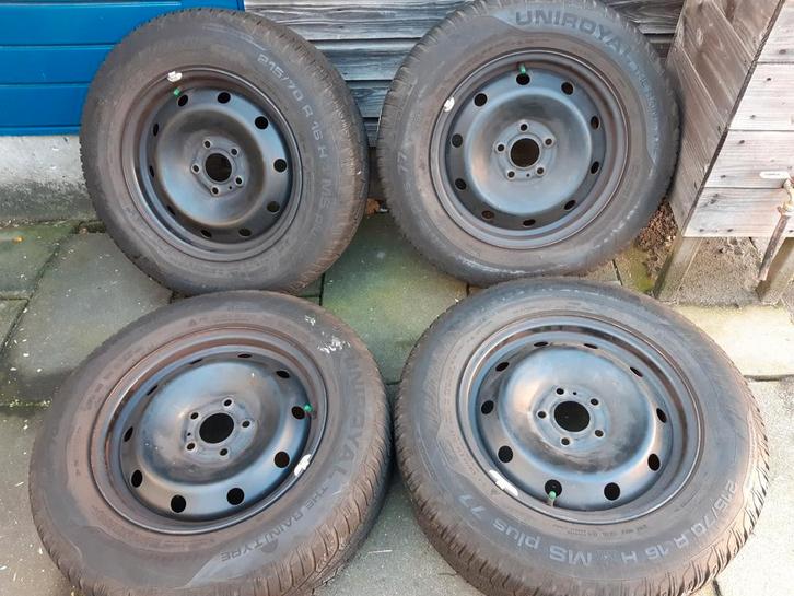 Toyota Rav4 stalen velgen met winterbanden (5x114,3), Auto-onderdelen, Banden en Velgen, Banden en Velgen, Winterbanden, 16 inch