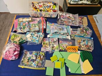 Grote partij Lego Friends, diverse sets en onderdelen beschikbaar voor biedingen