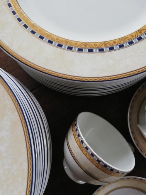 Royal Canterbury 12 pers. diner, diepe, dessertborden, 6 k+s, Huis en Inrichting, Keuken | Servies, Zo goed als nieuw, Bord(en)