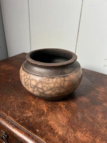 Bieden mag: Pot in Japanse raku stijl beschikbaar voor biedingen