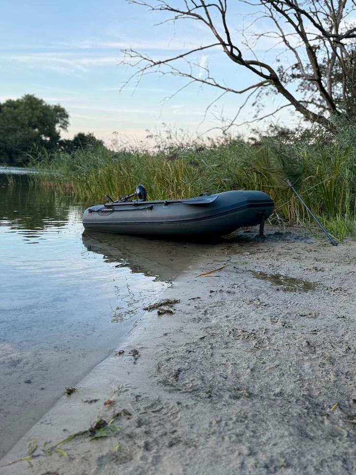 Raptor boot 200 AD 2 keer gebruikt plus accesoires, Watersport en Boten, Hengelsport | Karpervissen, Zo goed als nieuw, Overige typen