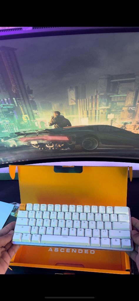 Glorious GMMK Compact – Witte, Computers en Software, Toetsenborden, Nieuw, Ophalen of Verzenden