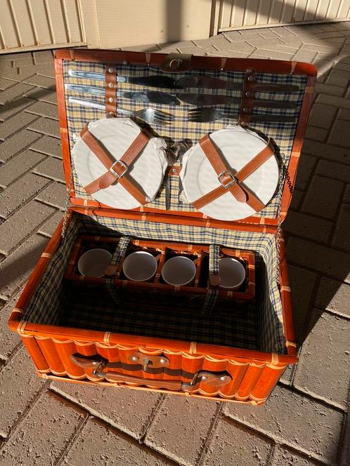 Houten picknick mand, nooit gebruikt, Hobby en Vrije tijd, Picknickmanden, Nieuw, Ophalen