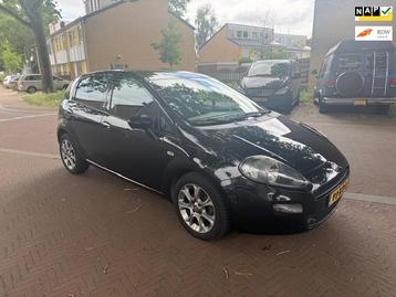 Fiat Punto Evo Airco / 56.000 NAP / Bouwjaar 2017 / Parkeers beschikbaar voor biedingen