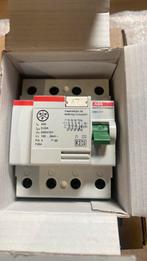 Abb 3 fase Aardlekschakelaar 40A 4p voor meterkast groepenka, Hobby en Vrije tijd, Elektronica-componenten, Ophalen of Verzenden