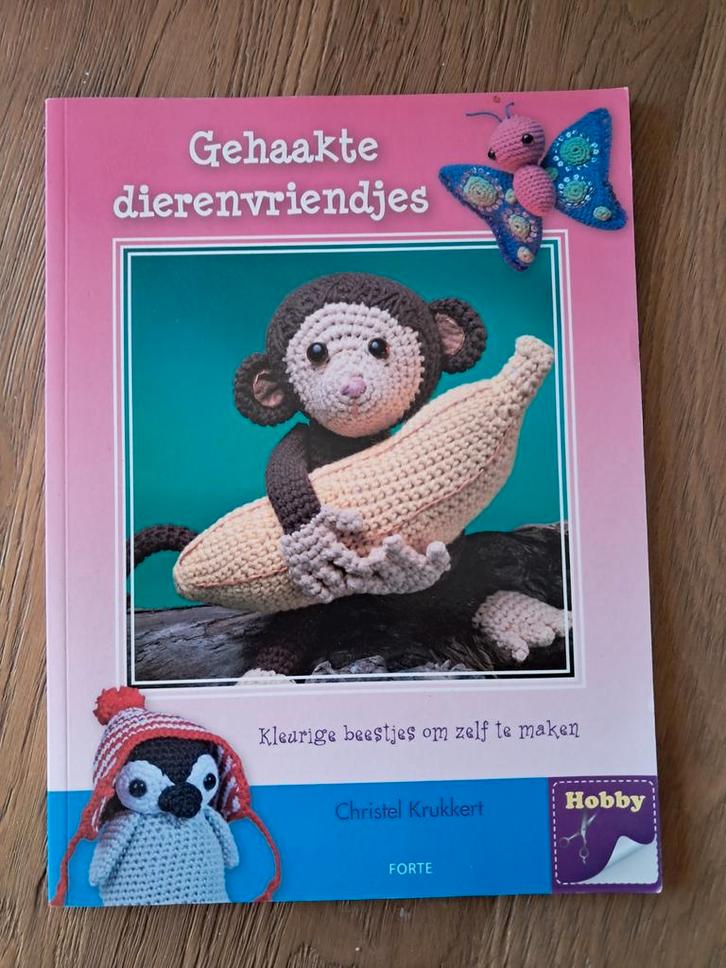 Haakboek Dierenvriendjes - Christel Krukkert, Boeken, Hobby en Vrije tijd, Zo goed als nieuw, Breien en Haken, Geschikt voor kinderen