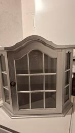 Vitrinekastje zilverkleurig metallic geschilderd, Ophalen