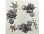 armband van blauw/grijs met zilverkleurige bedels, Ophalen of Verzenden, Nieuw, Overige kleuren, Elastiek