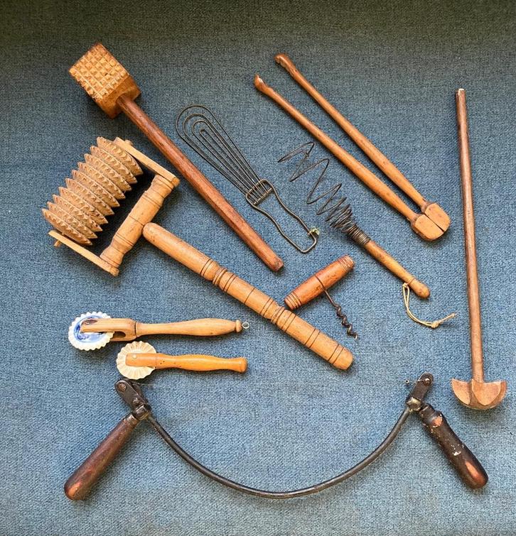 Lot antiek keukengerei uit Frankrijk (oa kurketrekker), Antiek en Kunst, Curiosa en Brocante, Verzenden