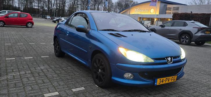 Peugeot 206 2.0 16V CC 2004 Blauw, Auto's, Peugeot, Particulier, Airbags, Boordcomputer, Centrale vergrendeling, Elektrische buitenspiegels