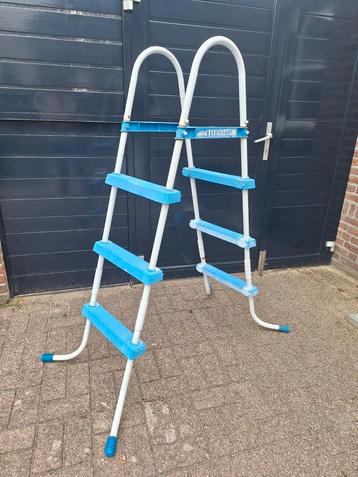 Zwembad trap beschikbaar voor biedingen