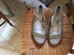 Schoenen dames, Schoenen met lage hakken, Beige, Ophalen of Verzenden, Zo goed als nieuw