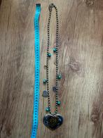 Zilverkleurige ketting met hartjes en blauwe kralen, Gebruikt, Ophalen of Verzenden, Zilver, Overige materialen