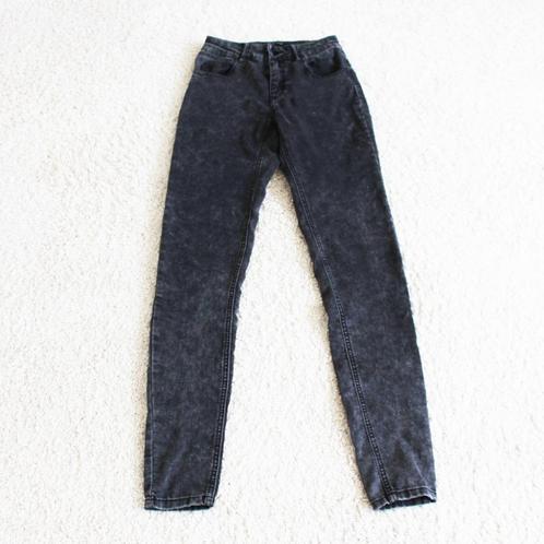 Mooie Vila Broek1 (XS) - 24 € 20,-, Kleding | Dames, Broeken en Pantalons, Zo goed als nieuw, Maat 34 (XS) of kleiner, Grijs, Lang