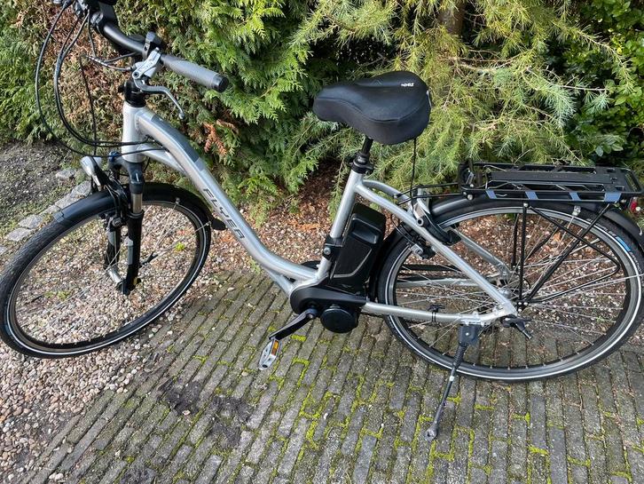 Flyer T8 damesfiets, Fietsen en Brommers, Fietsen | Vouwfietsen, Zo goed als nieuw, 20 inch of meer, Ophalen
