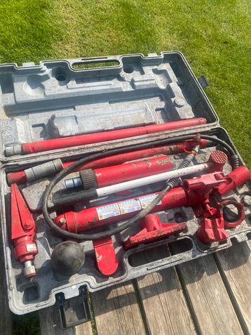 10 ton uitdeukset hydraulische zeer compleet beschikbaar voor biedingen