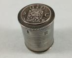 Pillendoos muntkoker Massief 835 zilver uit 1825, Antiek en Kunst, Ophalen of Verzenden, Zilver