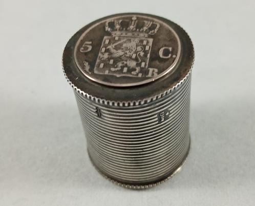 Pillendoos muntkoker Massief 835 zilver uit 1825, Antiek en Kunst, Antiek | Goud en Zilver, Zilver, Ophalen of Verzenden