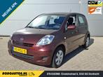 Daihatsu Sirion 2 1.0-12V Premium 5-Drs Airco Nw APK, Auto's, Daihatsu, Voorwielaandrijving, Gebruikt, 750 kg, Elektrische ramen
