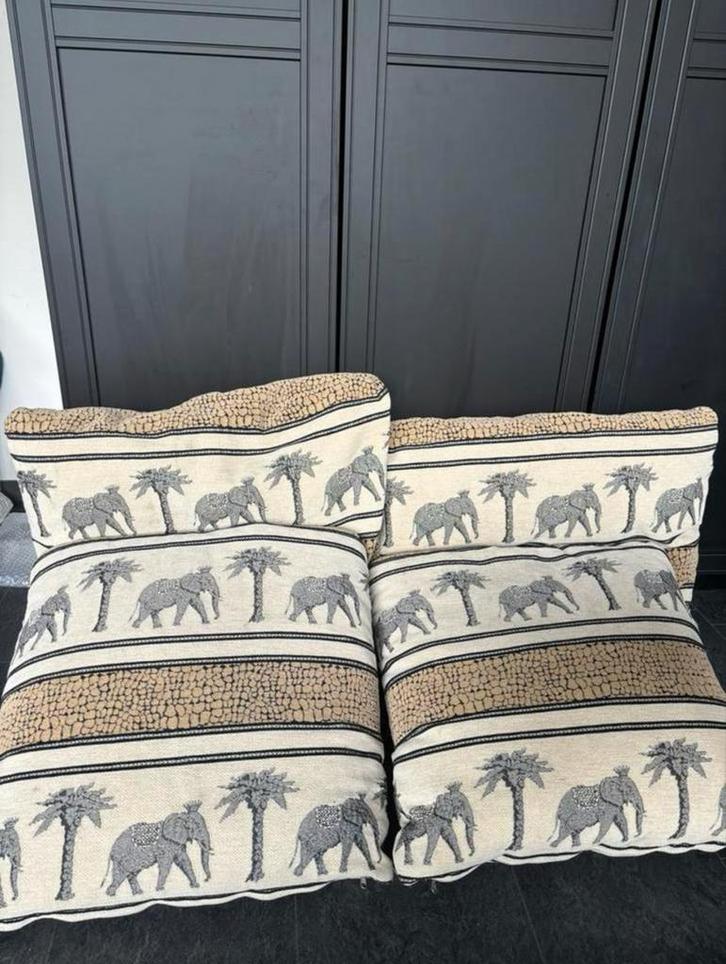 4 Olifant Kussens - Safari Stijl, Huis en Inrichting, Woonaccessoires | Kussens, Gebruikt, Beige, Vierkant, Ophalen of Verzenden