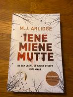 M.J. Arlidge - Iene Miene Mutte, Boeken, Thrillers, Ophalen of Verzenden, Zo goed als nieuw, Nederland, M.J. Arlidge