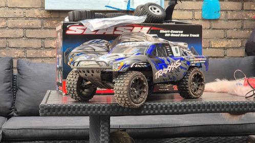 Traxxas Slash 2wd, Hobby en Vrije tijd, Modelbouw | Radiografisch | Auto's, Zo goed als nieuw, Auto offroad, Elektro, Schaal 1:10