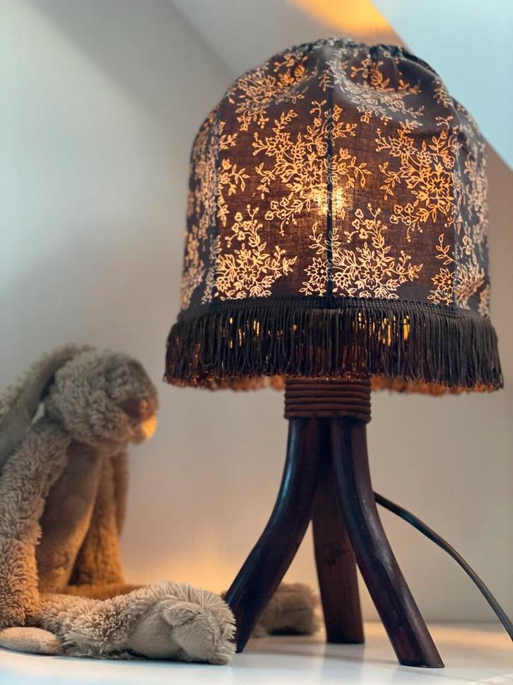 Vintage Tafellampje met Stoffen Kap, Huis en Inrichting, Lampen | Vloerlampen, Gebruikt, Minder dan 100 cm, Hout, Ophalen of Verzenden