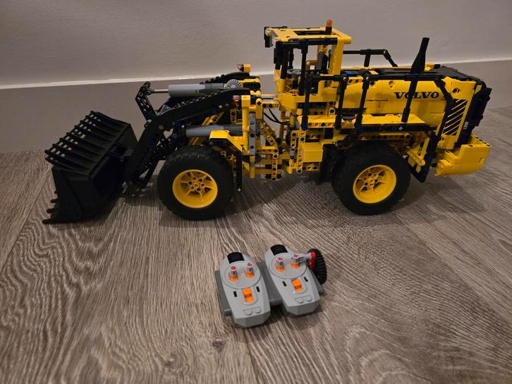 Lego Technic 42030 Volvo Wiellader, Kinderen en Baby's, Speelgoed | Duplo en Lego, Zo goed als nieuw, Lego, Complete set, Ophalen of Verzenden