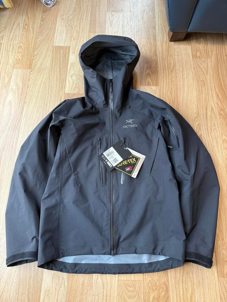 Arc'teryx Alpha SV Jas - Nieuw - Maat M, Ophalen of Verzenden, Nieuw, Maat 48/50 (M), Zwart