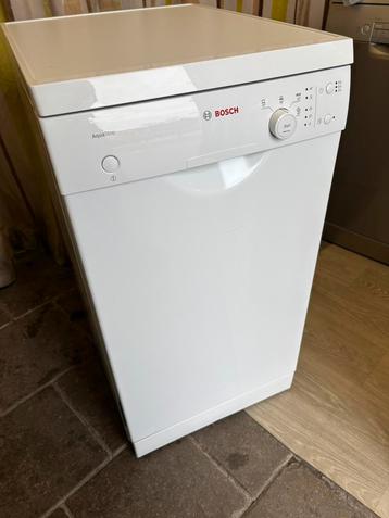 Smalle Vaatwasmachine Bosch - 45cm - Werkt Goed - Schoon beschikbaar voor biedingen