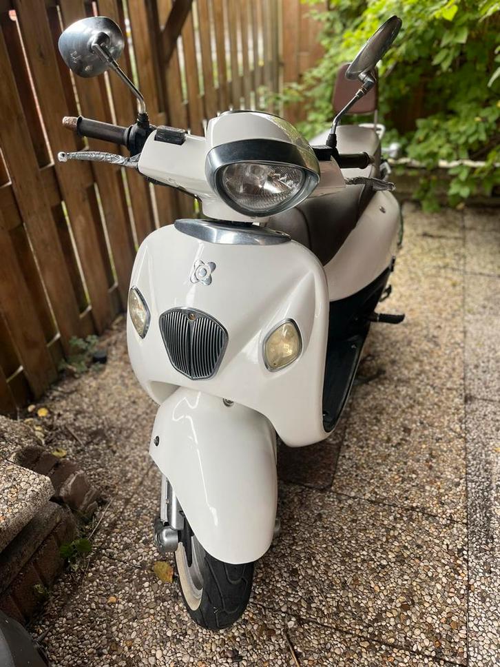 AGM Retro Scooter !, Fietsen en Brommers, Snorfietsen en Snorscooters, Gebruikt, Overige merken, Benzine, Ophalen