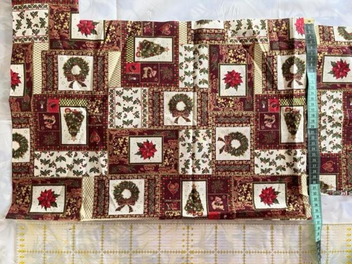 Kerst * Quilstof 12 Rood met goud, Diversen, Kerst, Nieuw, Ophalen of Verzenden