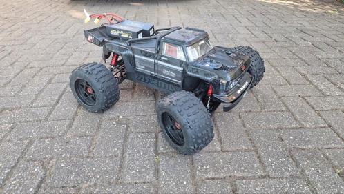 Arrma outcast 8s, Hobby en Vrije tijd, Modelbouw | Radiografisch | Auto's, Zo goed als nieuw, Auto offroad, Elektro, Overige schalen