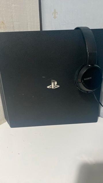 Playstation 4 pro  beschikbaar voor biedingen