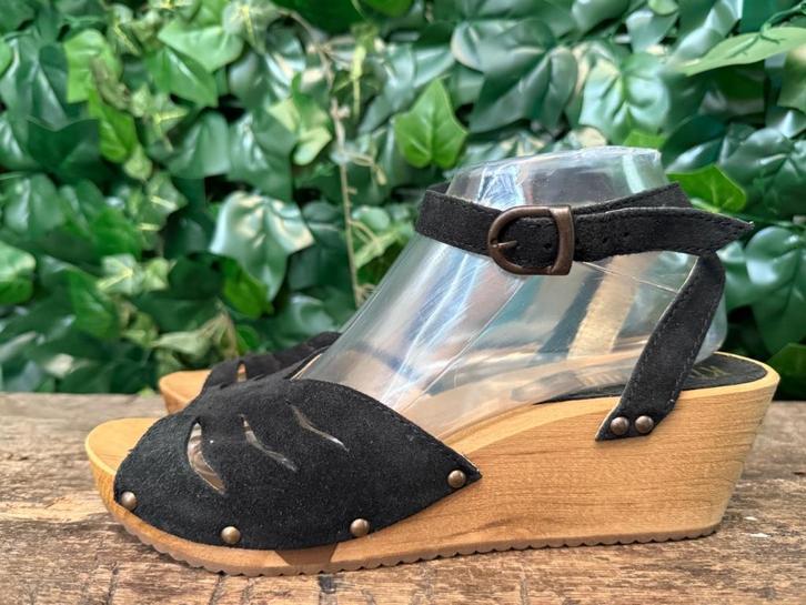 Nieuwe sandalen "clumpy's" van King Louie maat 40, Kleding | Dames, Schoenen, Nieuw, Sandalen of Muiltjes, Zwart, Ophalen of Verzenden