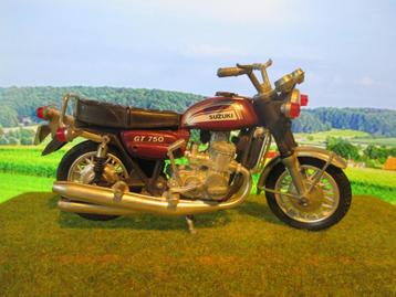 1:15 Suzuki GT 750 - Polistil beschikbaar voor biedingen