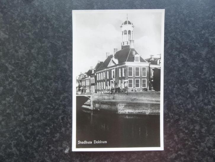 DOKKUM Stadhuis fotokaart uitg. J. Kamminga, Verzamelen, Ansichtkaarten | Nederland, Friesland, 1940 tot 1960, Ophalen of Verzenden